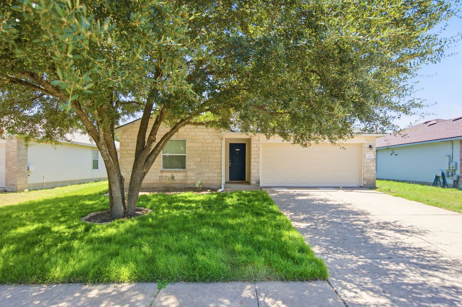 Charming 3 bedroom Home in Hutto! – photo 2