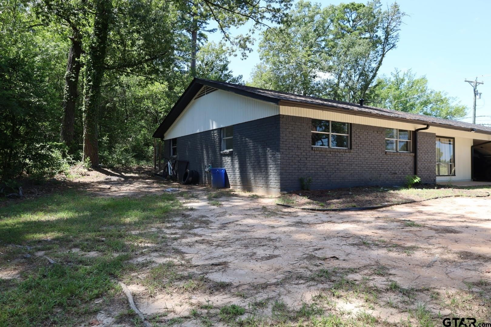 403 Wildwood Dr – photo 2