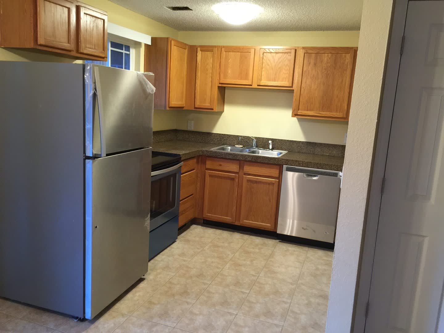 Jennings Lodge Apartments – photo 3