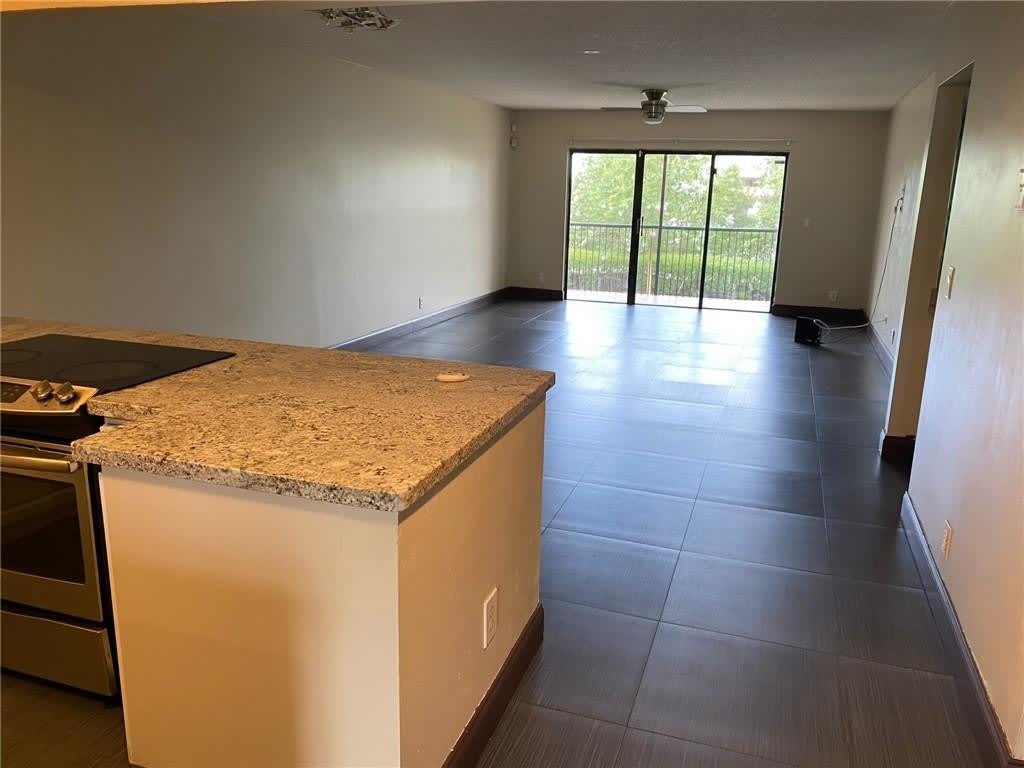 290 Racquet Club Road – photo 4