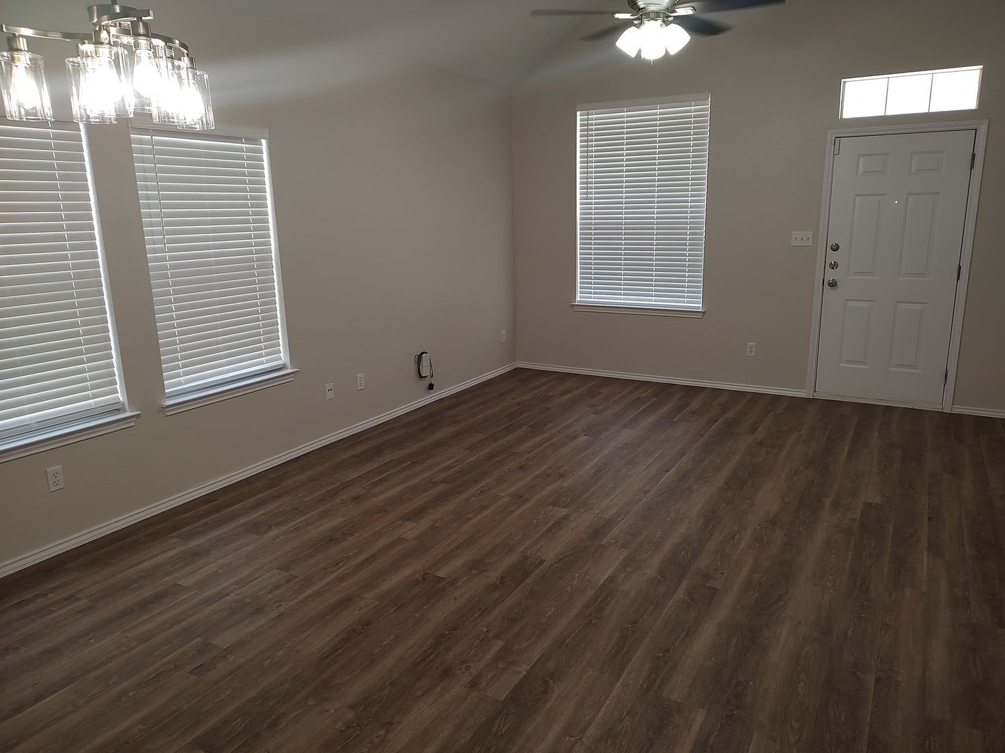 Cute duplex in HOA managed subdivision in Round Rock, close to Dell & 130. – photo 4