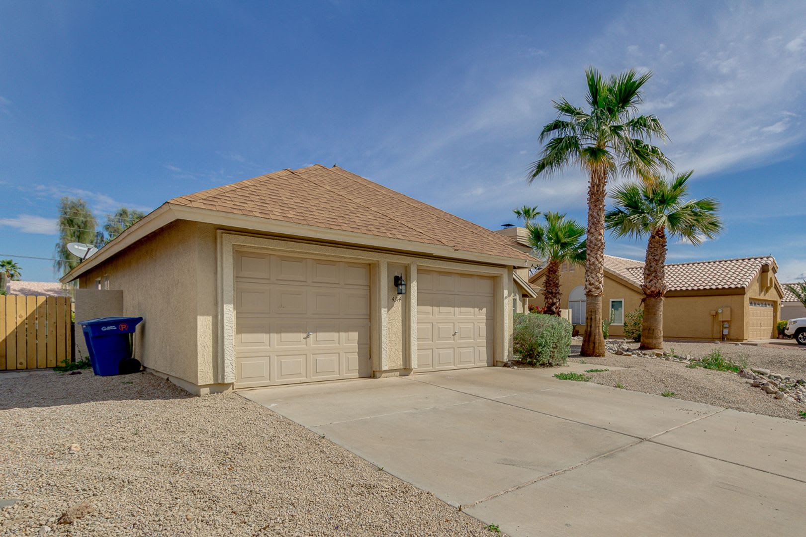 FABULOUS REMODELED HOME WITH POOL! – photo 4
