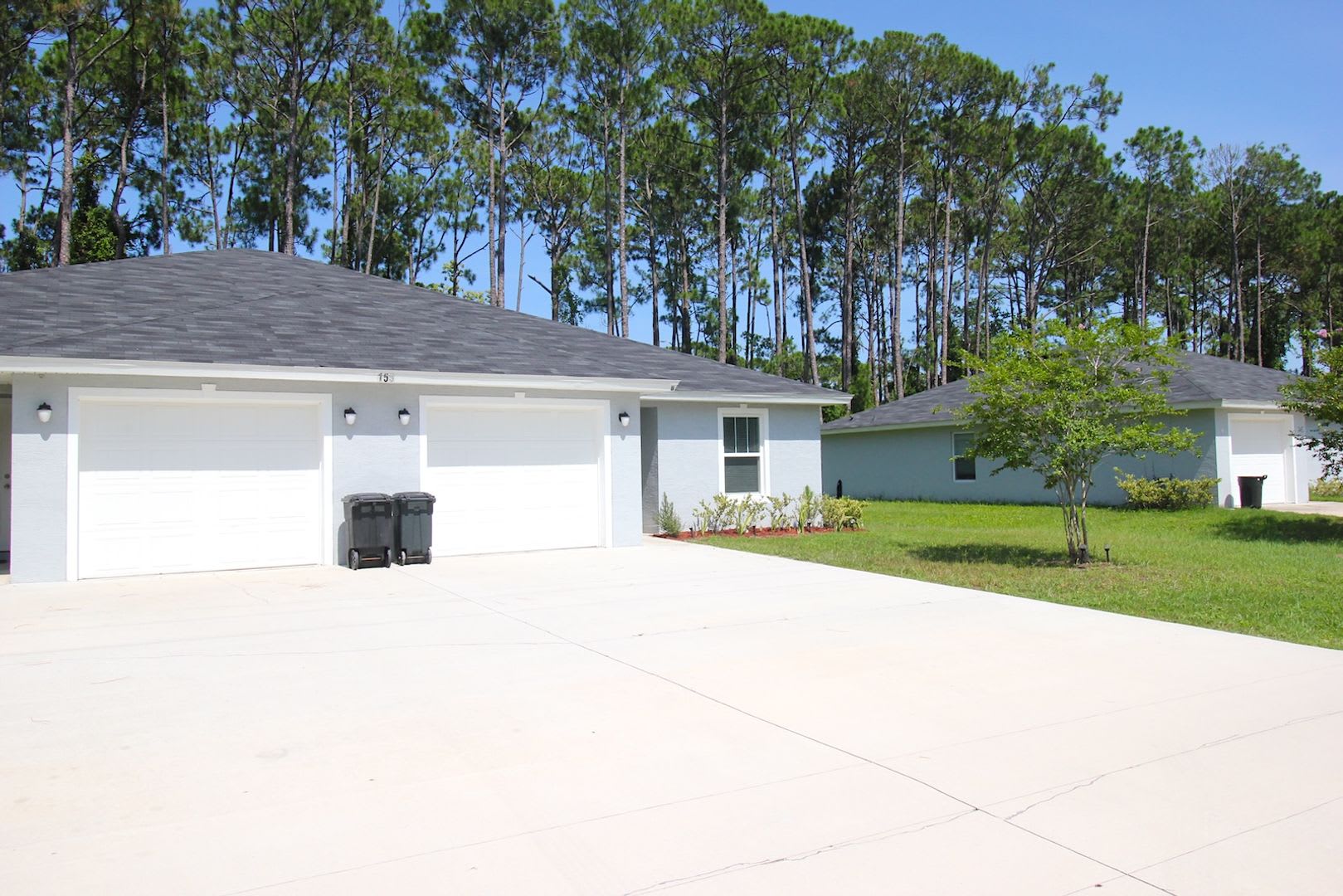 Roomy 3 Bed 2 Bath Duplex Home for Rent w Lawn Cutting Included! – photo 3
