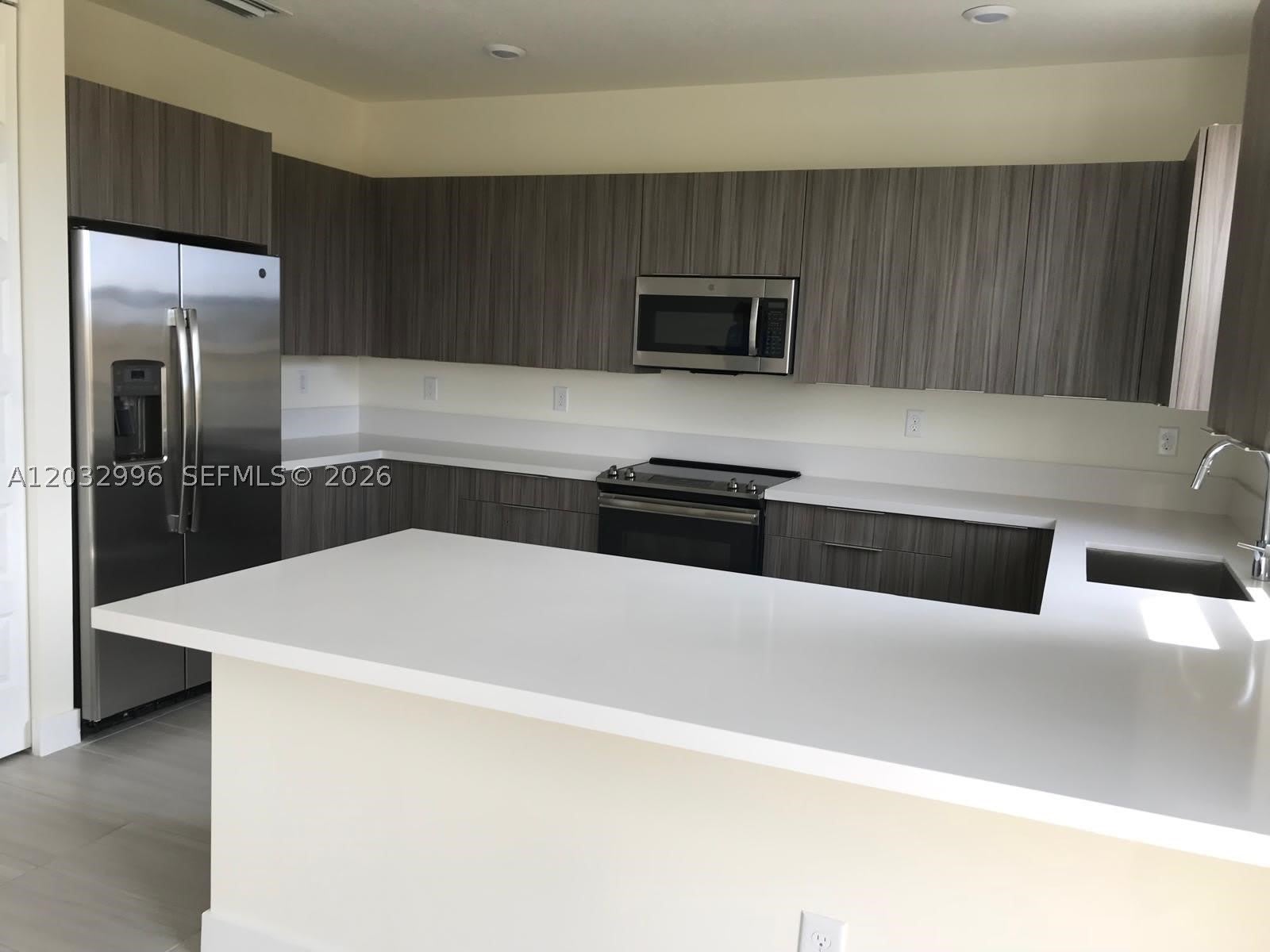 8102 Nw 105Th Ct – photo 4