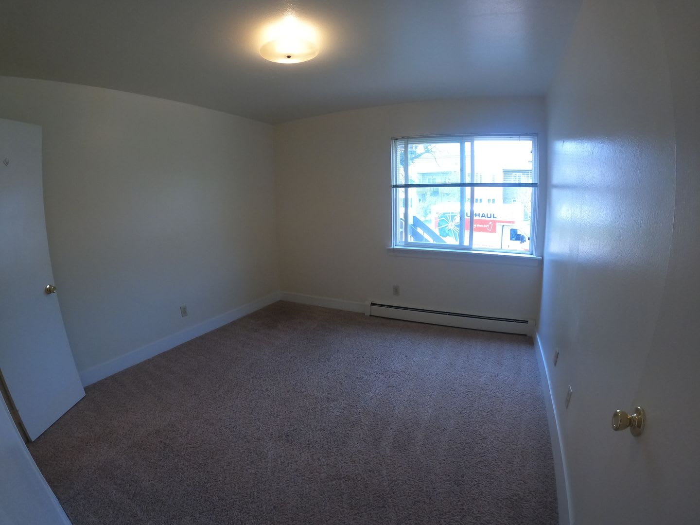 *AVAILABLE NOW* 1 Bed Condo with Mountain View, On Site Laundry, Off Street Parking – photo 5