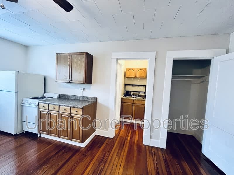 249 4th Ave N – photo 4