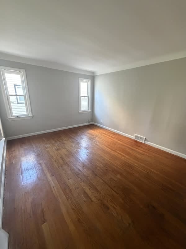 18424 Maple Heights Boulevard – photo 2