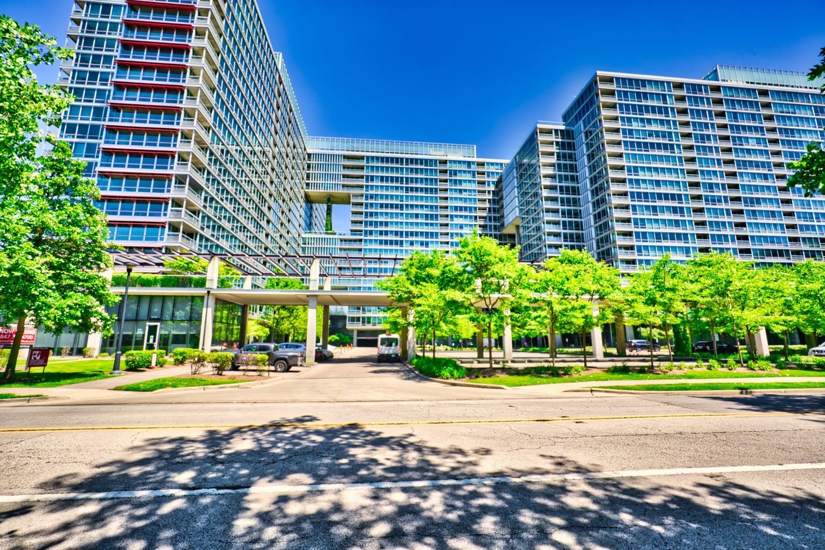 9725 WOODS Drive – photo 1