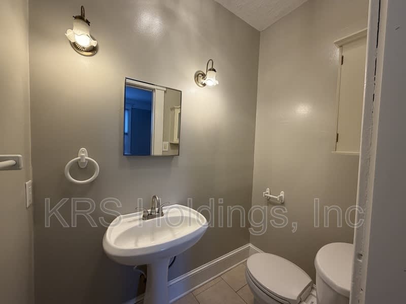 1110 Park Ave – photo 5