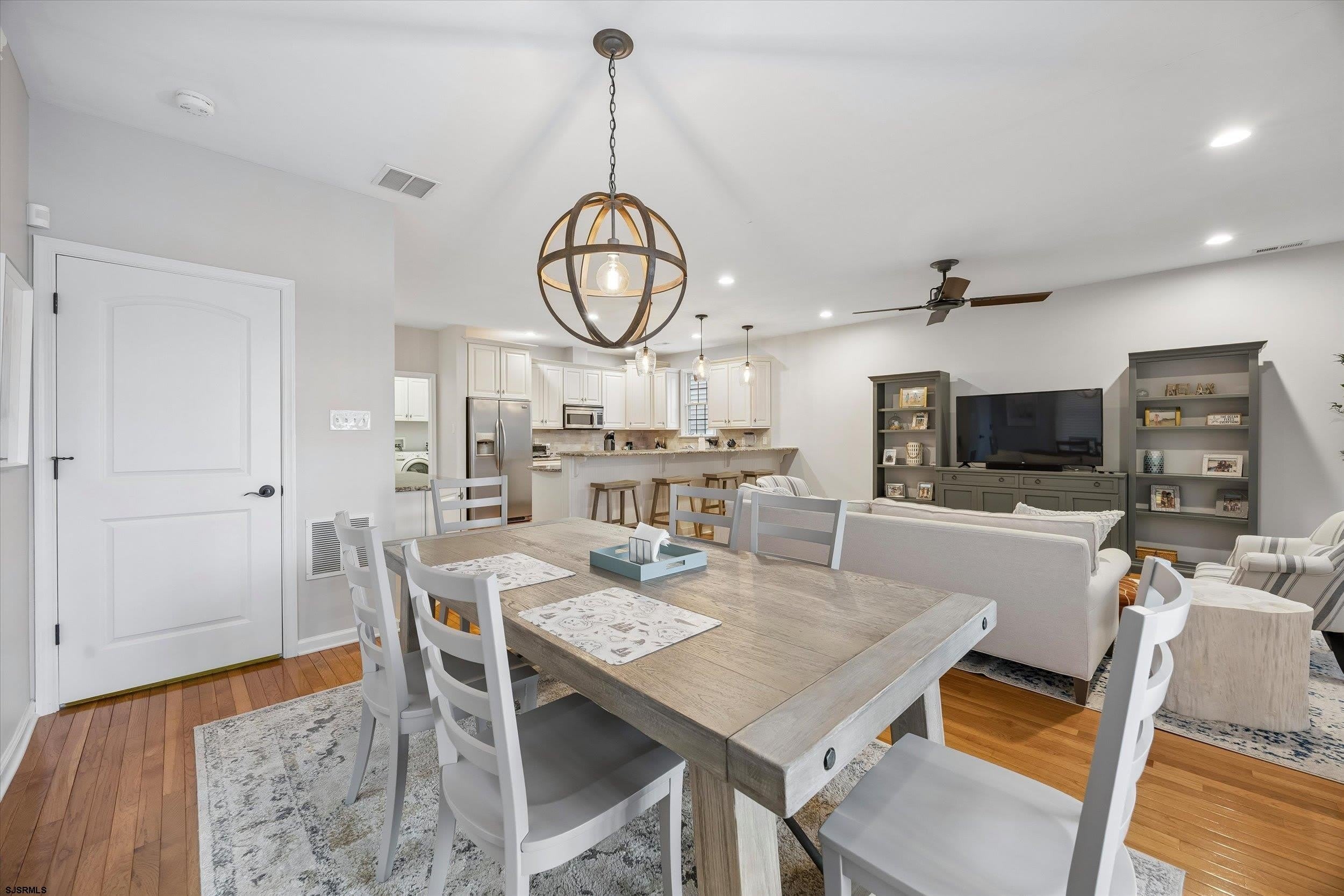113 N Adams Ave – photo 3