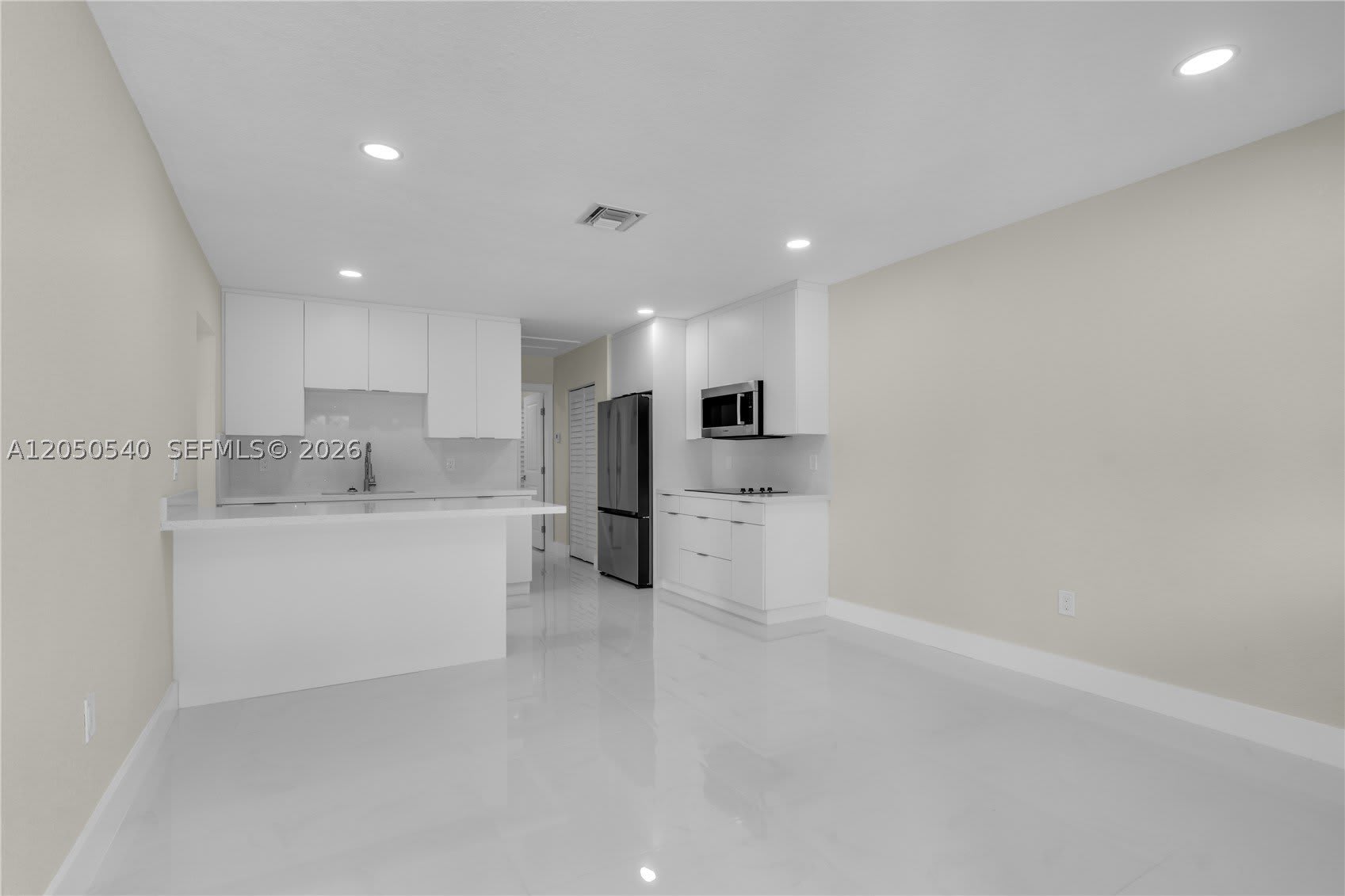 2640 SW 30th Ct – photo 4