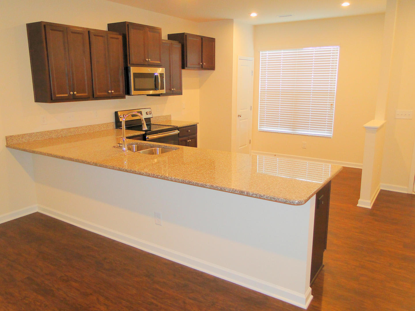 Beautiful 3 Bedroom, 2.5 Bathroom Townhome in NE Raleigh! – photo 3