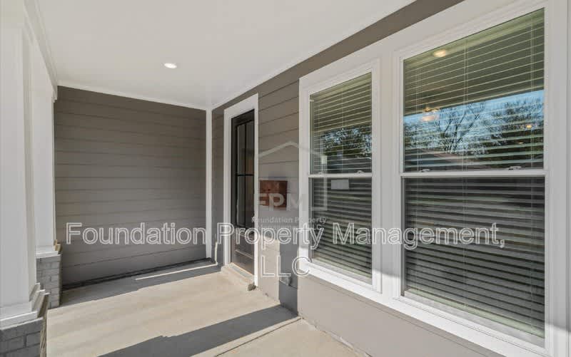 1470 Lyndale Avenue – photo 3