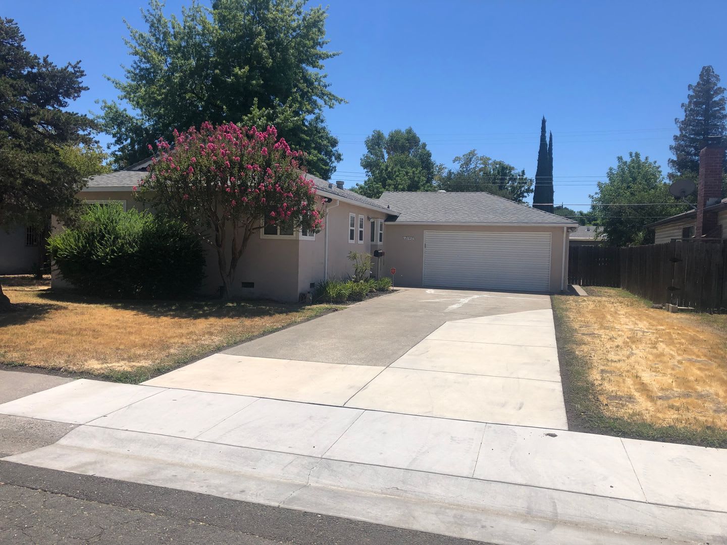 NICE HOME IN SACRAMENTO!! – photo 1