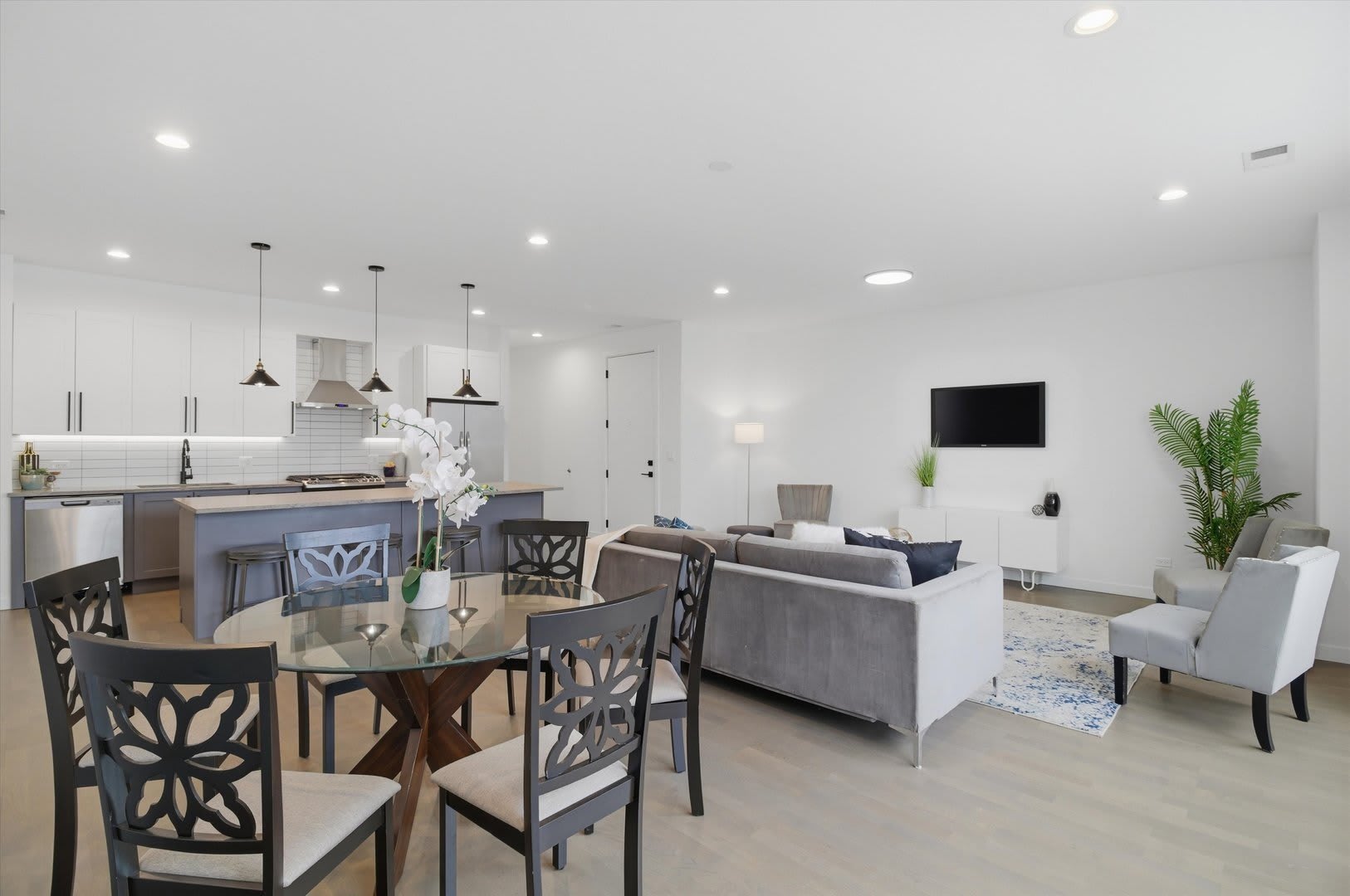 5824 N Lincoln Avenue – photo 5