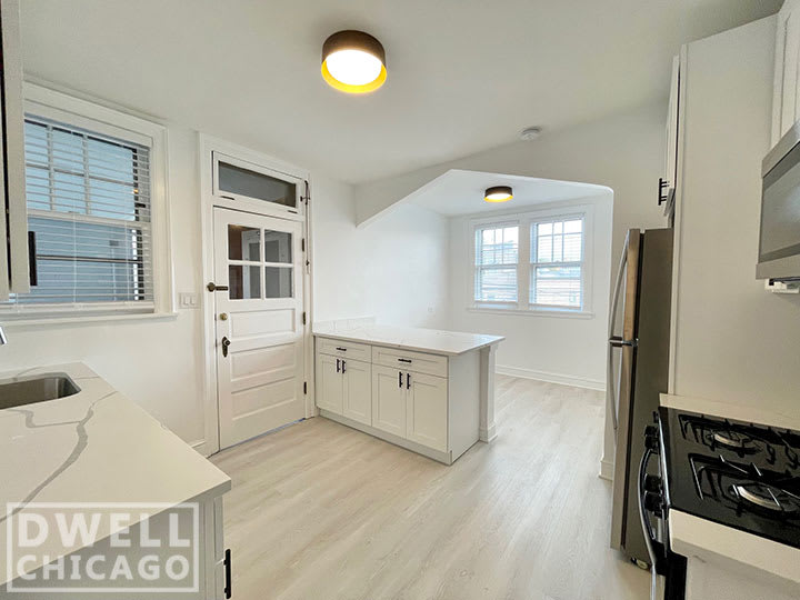 5801 N Richmond St – photo 2