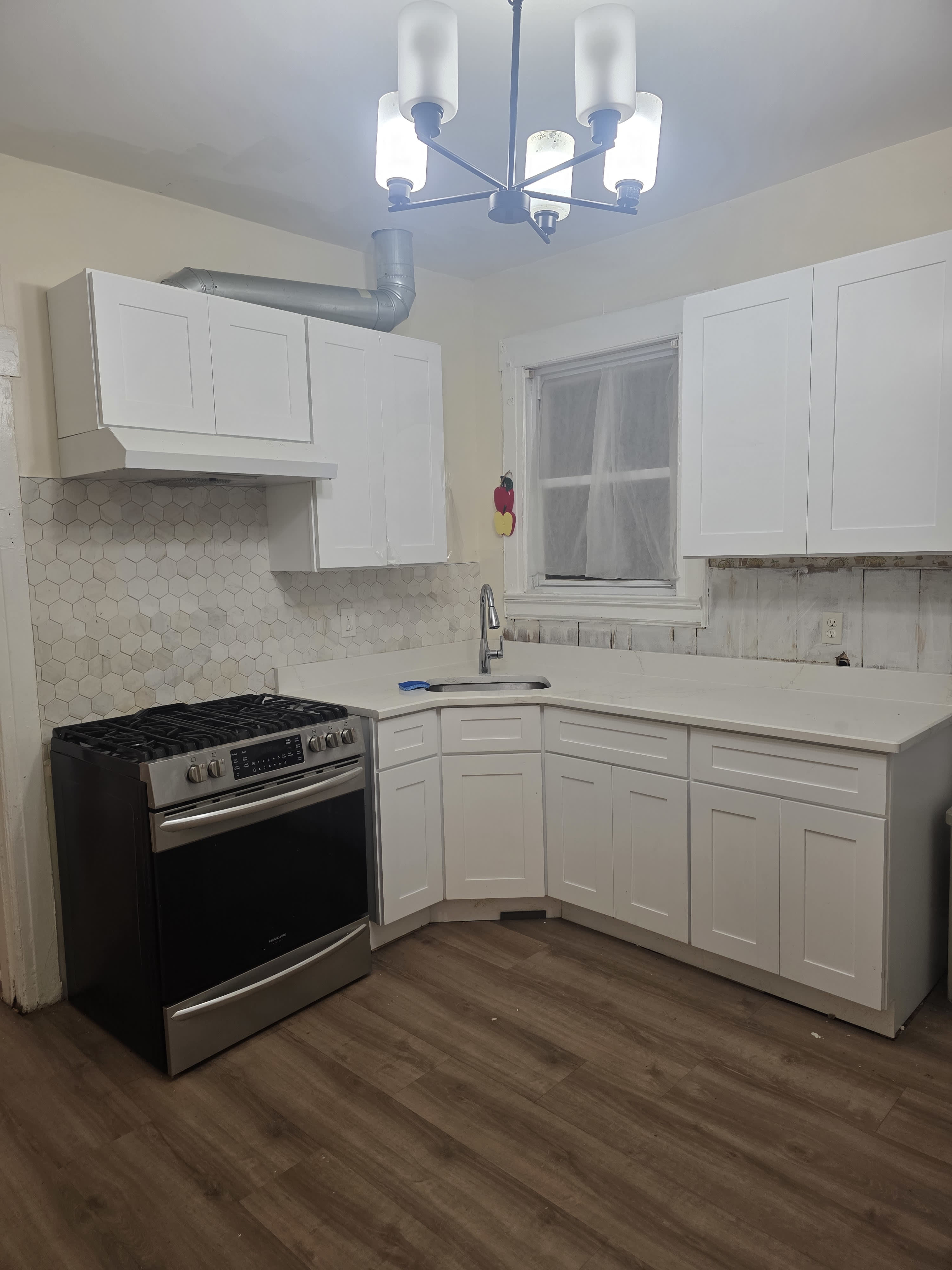 693 East 28th Street – photo 1
