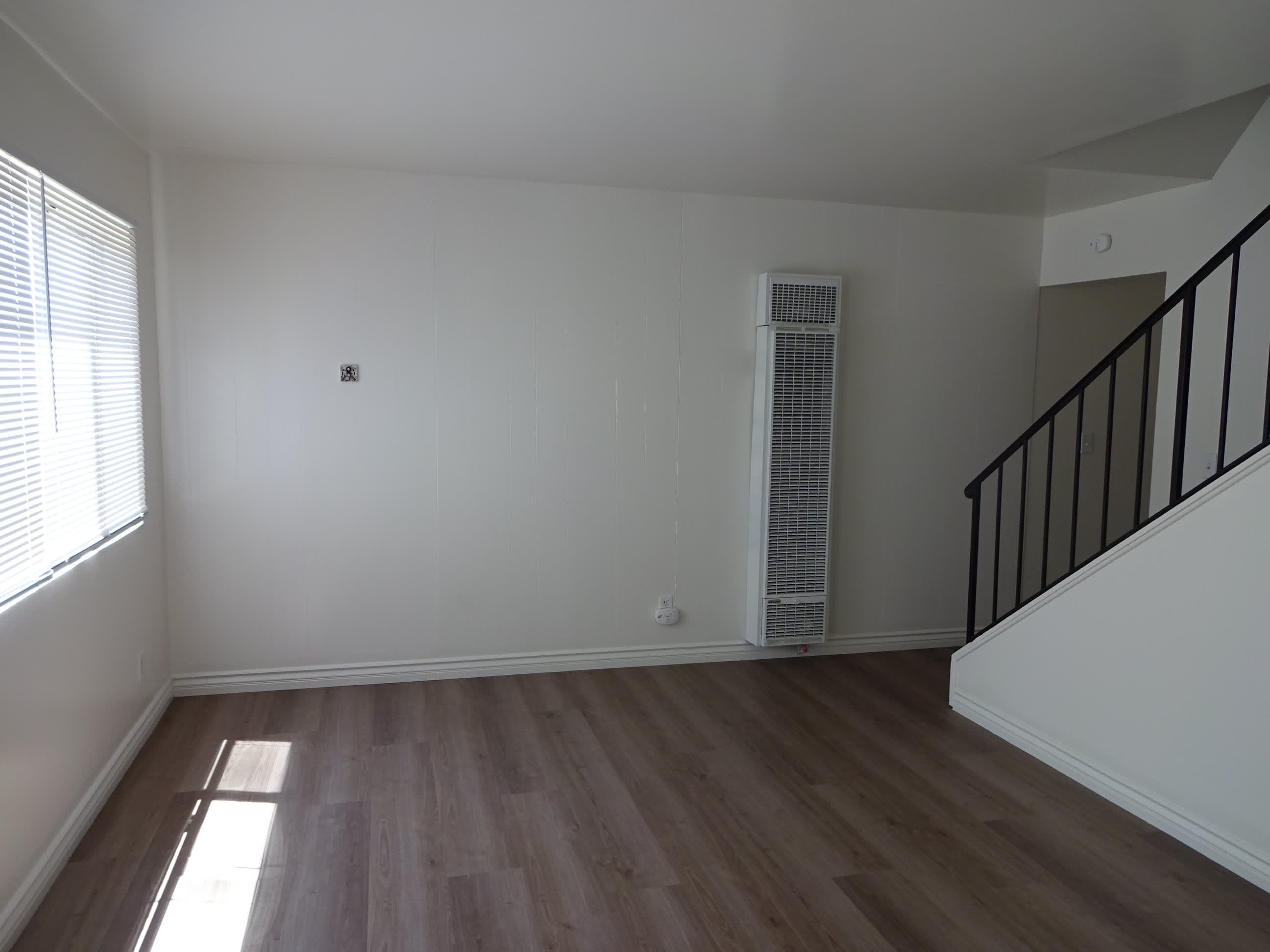 328 S Steckel Dr – photo 2