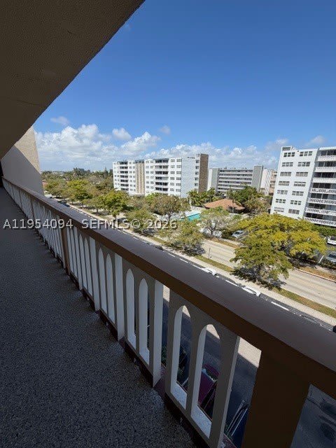 319 NE 14th Ave – photo 4