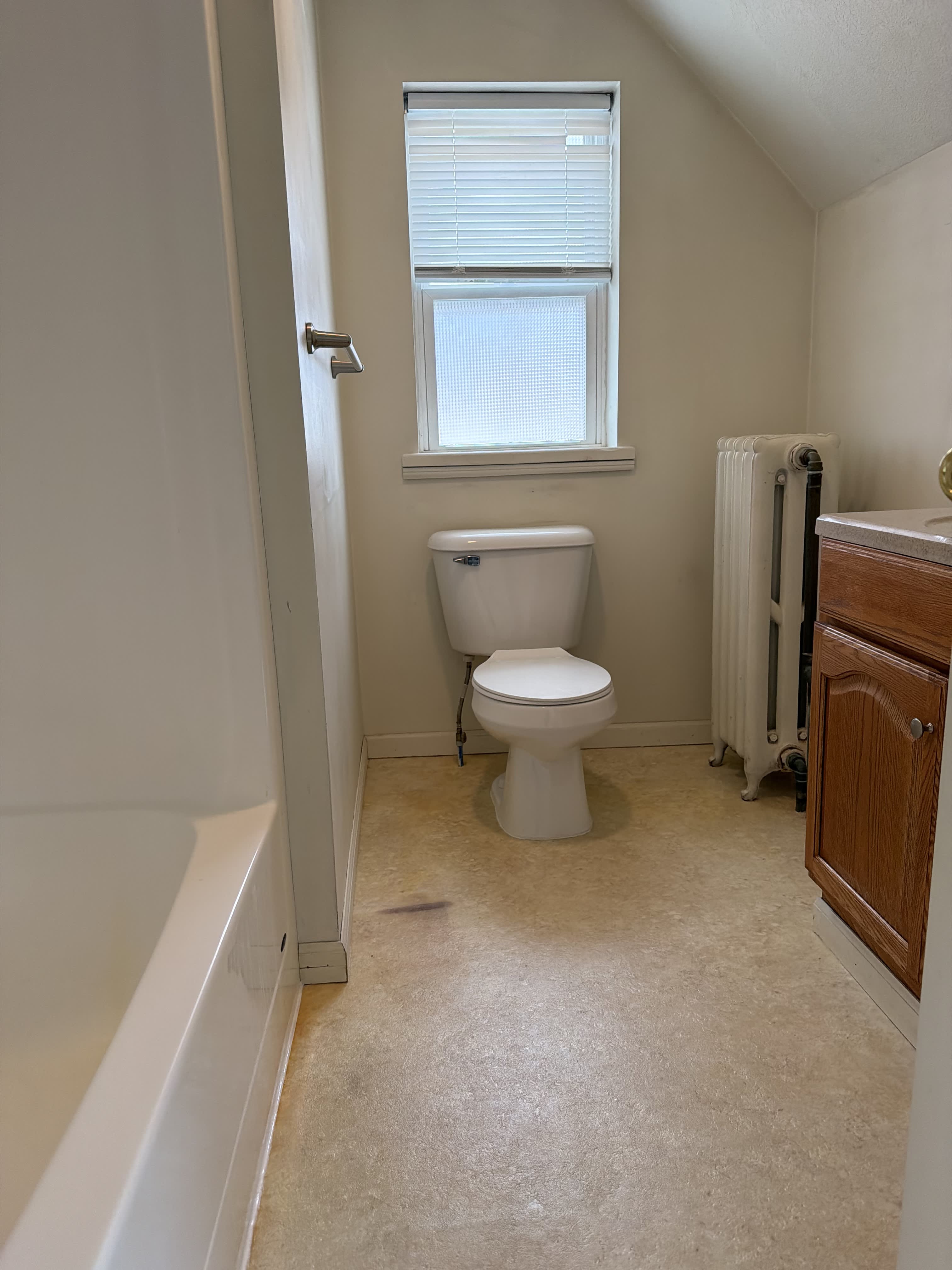 376 Alger St – photo 4