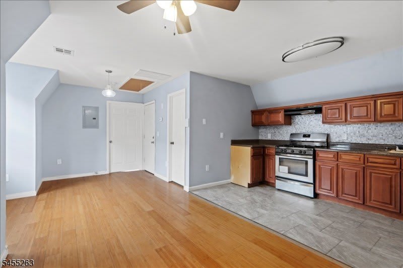46 Halstead St – photo 4