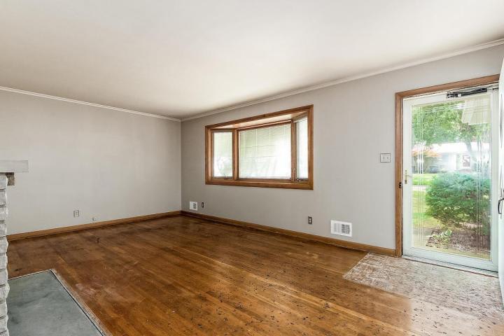 Worthington Schools, Wilson Hill, 3BR Home, fenced in yard, 2 car garage – photo 5