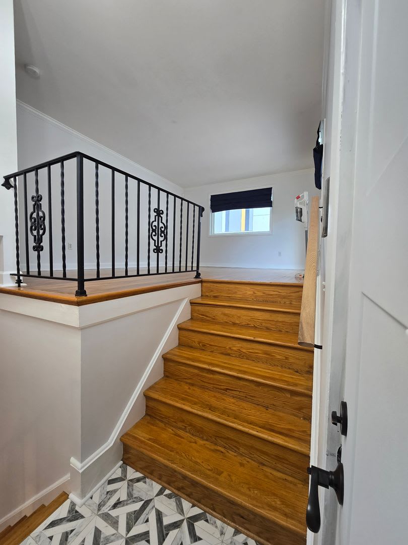 Spacious detached home walking distance to Metro – photo 4