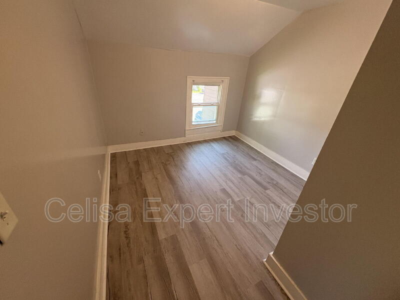 2401 Miner Street(G) – photo 3