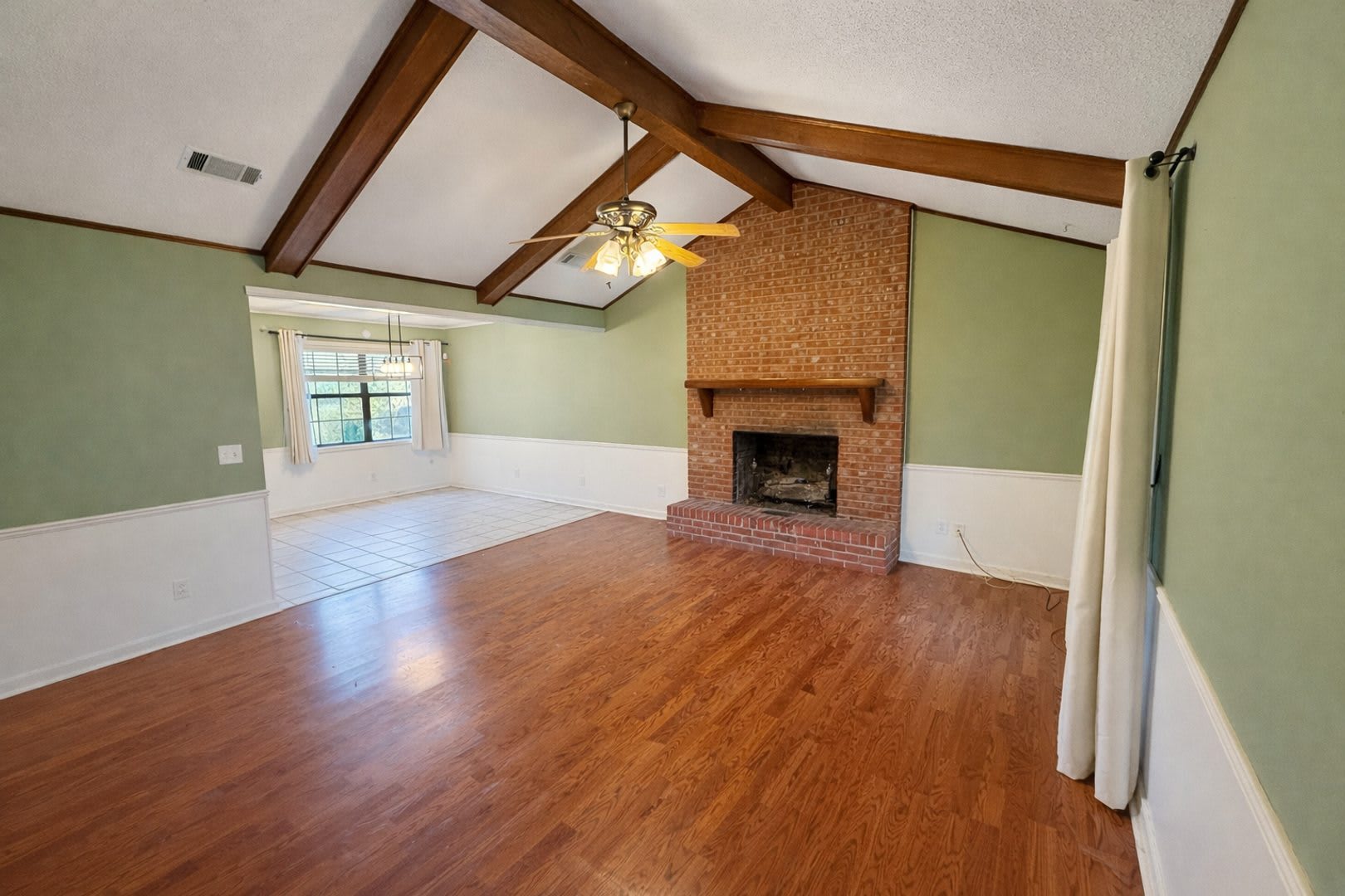Charming NE Columbus Home with Vaulted Ceiling, Fireplace & Patio Spaces – photo 3