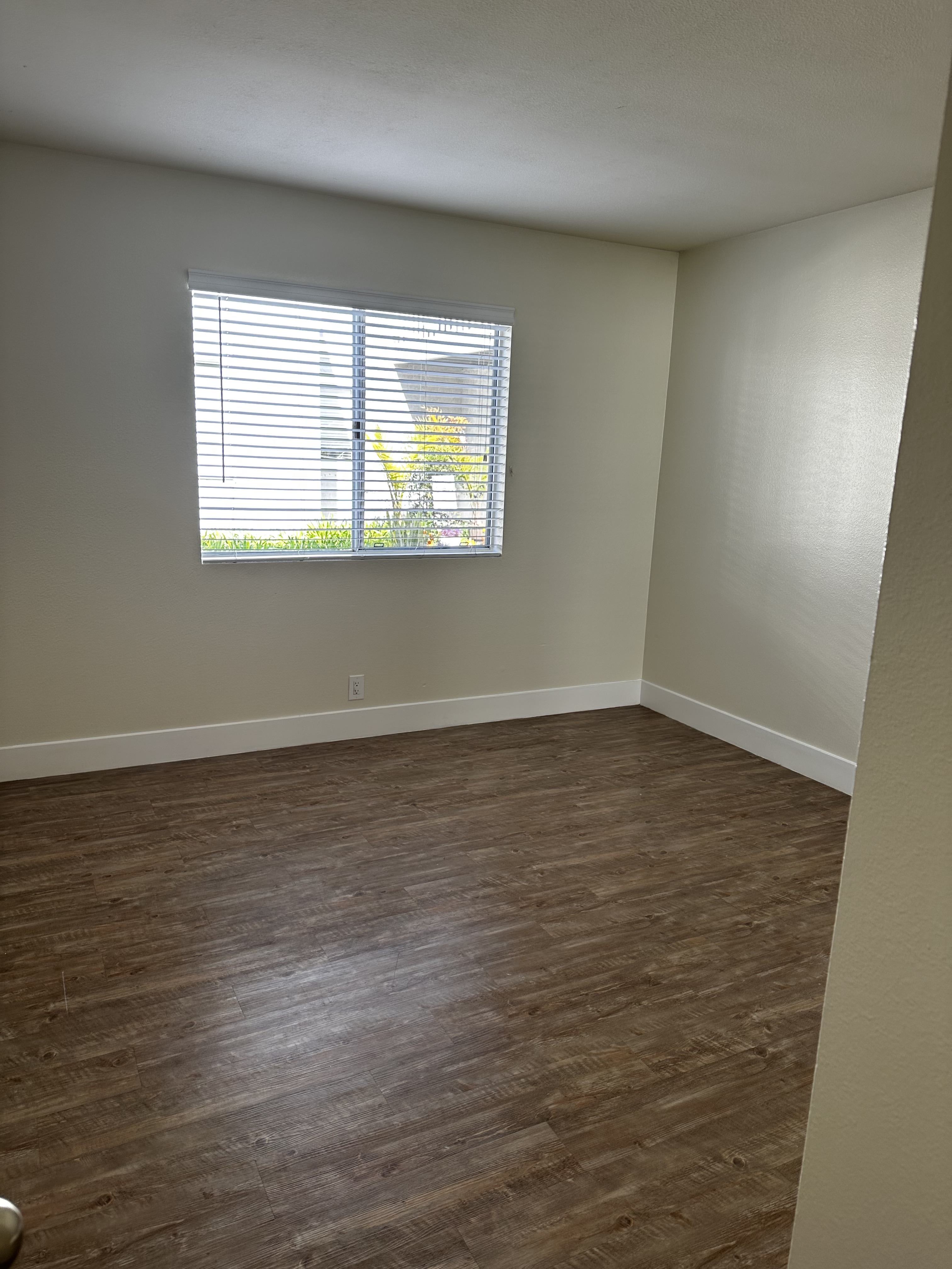 Newport Seacrest Apartments – photo 5