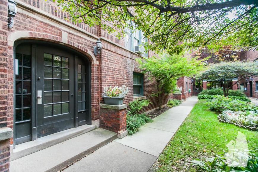 634 W Arlington Pl – photo 2