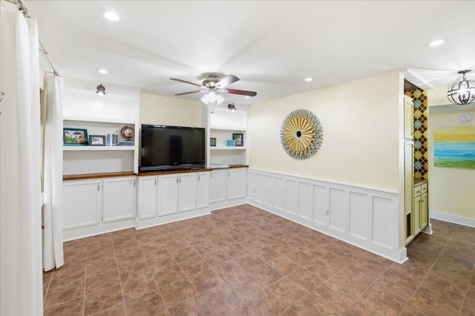 2 Bedroom Baylor Condo – photo 3