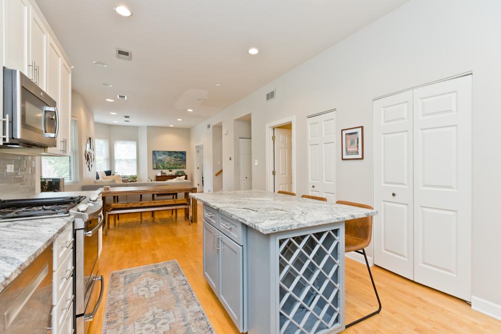 3656 North Paulina Street – photo 3