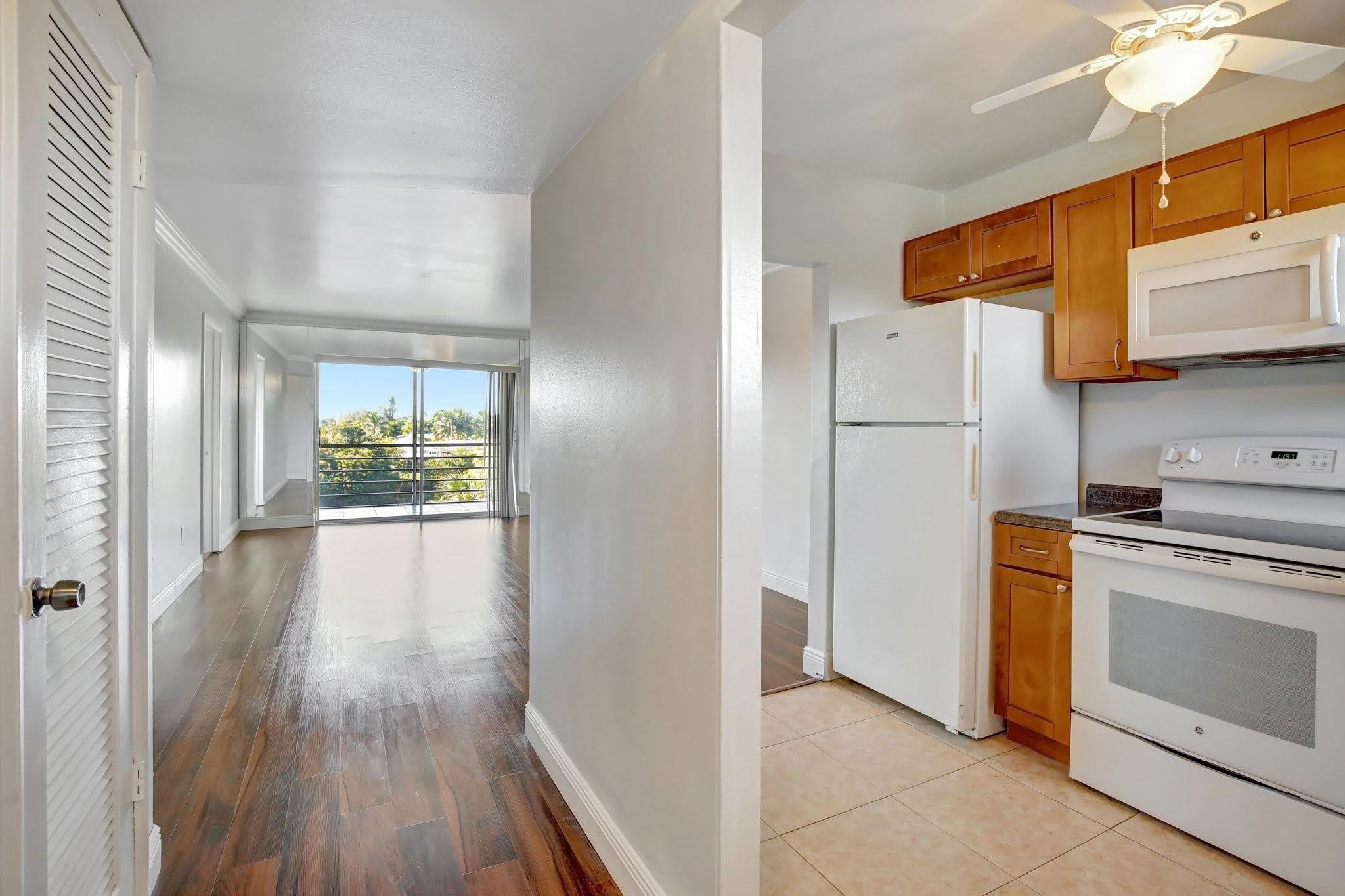 8225 Sunrise Lakes Boulevard – photo 5