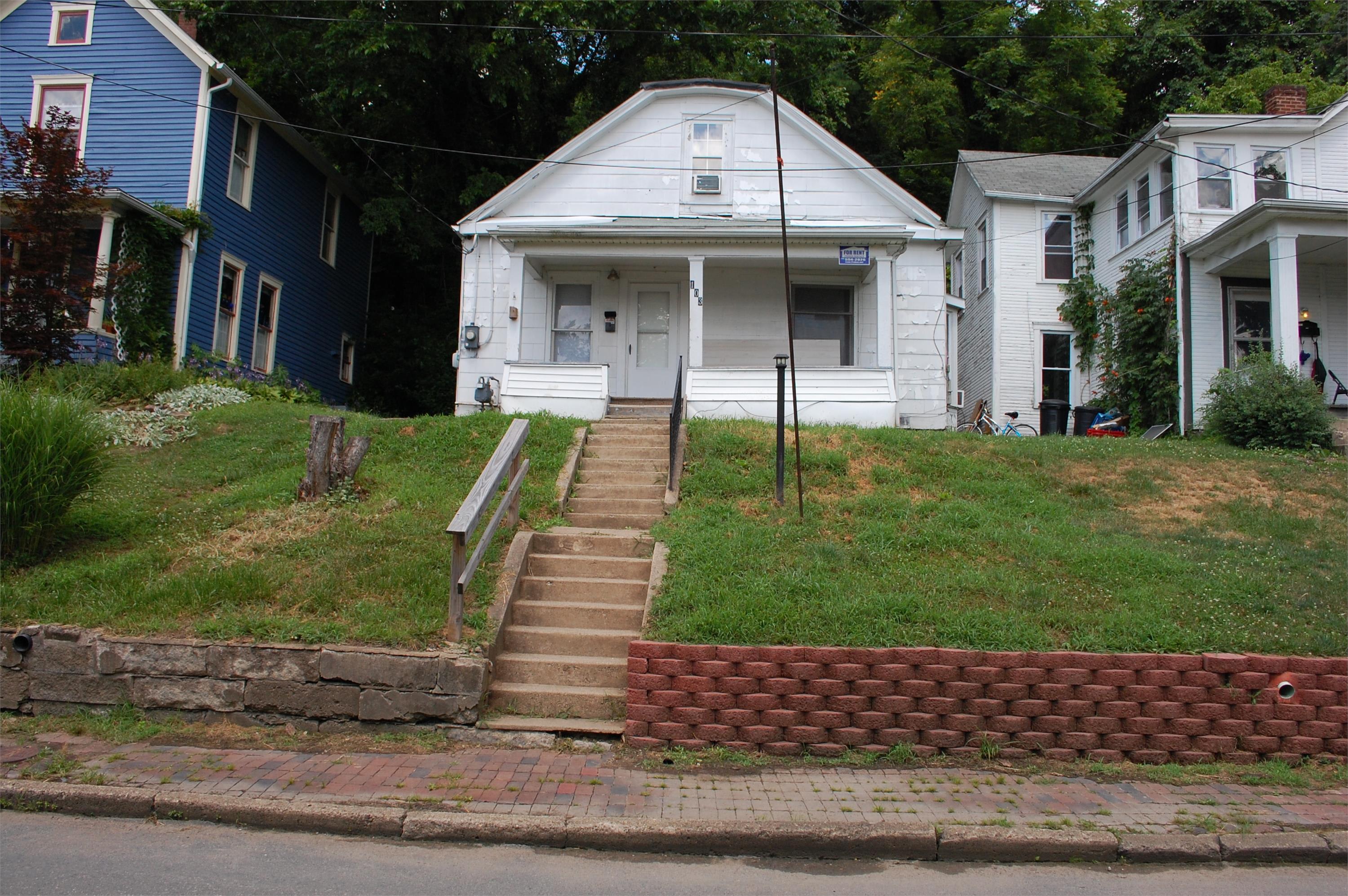 103 Franklin Ave – photo 1
