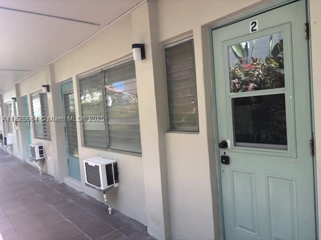 921 Meridian Ave – photo 2