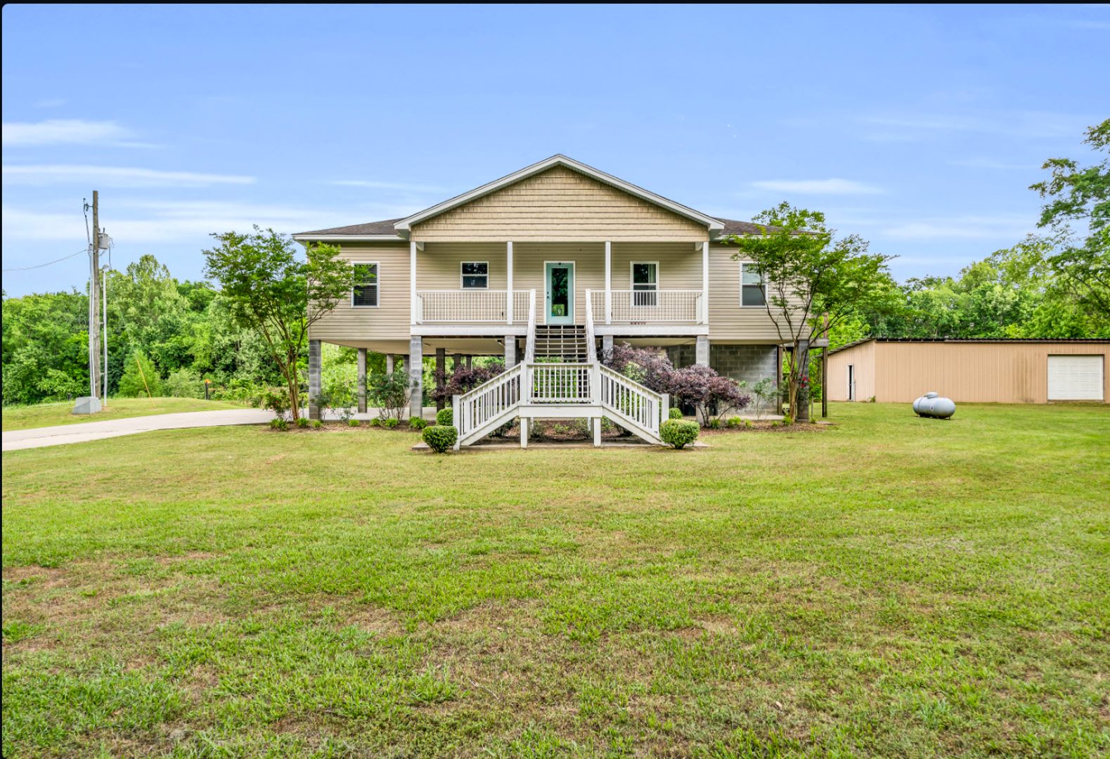 Beautiful 4-bedroom, 2.5-bath riverfront home – photo 2