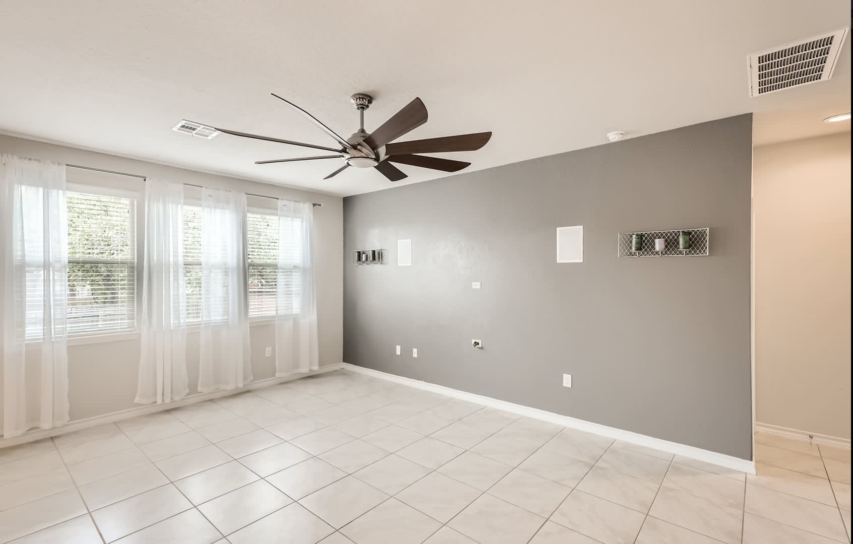 Beautiful Home In A Gates Community – photo 4