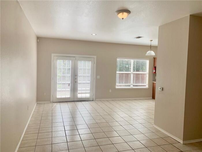 1121 Terry Drive – photo 1