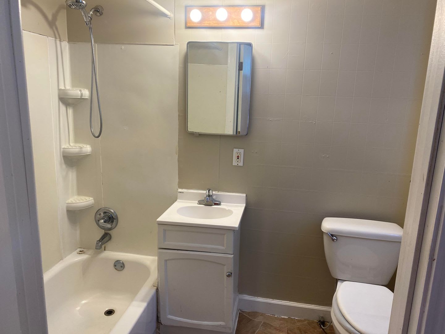 Lovely 3 Bedroom Southside Holland – photo 5