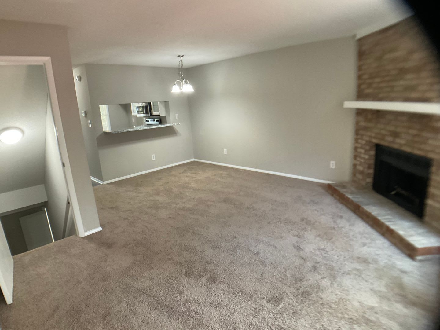 Beautifully Renovated 3 Bedroom Durham Townhome! – photo 5