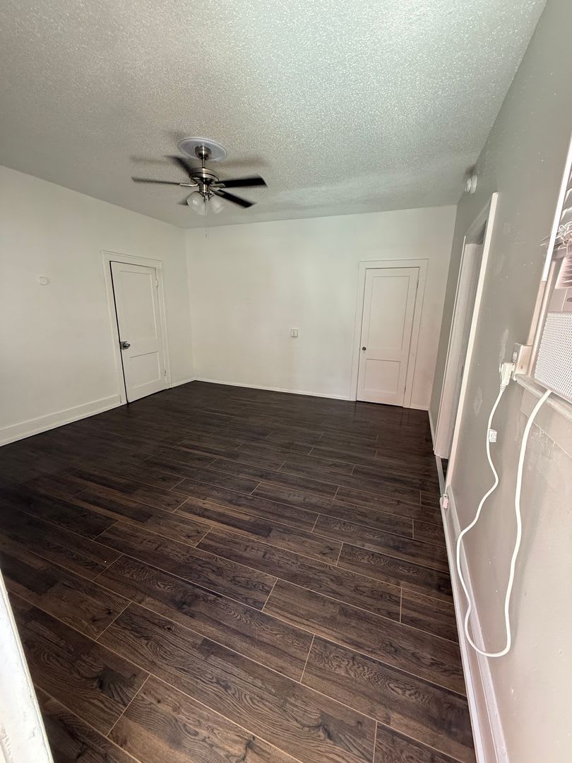 1 Bedroom / 1 Bath Apartment * HALF OFF 1ST MONTH'S RENT WITH 13 MONTH LEASE * – photo 2