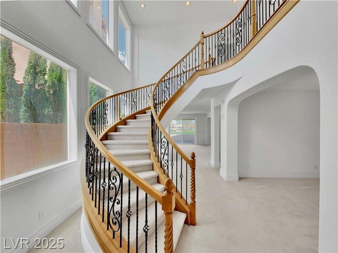 golf view, balcony, 5 bed room plus den and loft – photo 2
