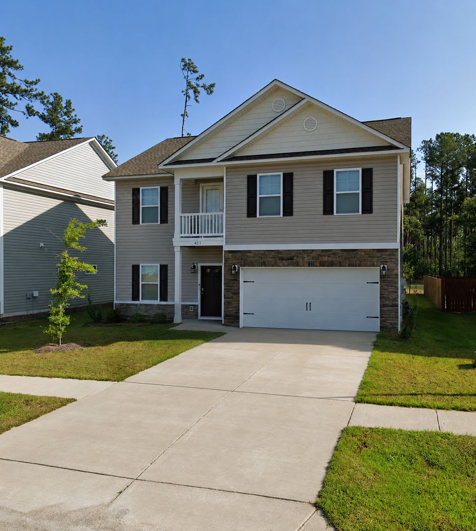4BR Home with Community Pool! **Military Special!** – photo 1