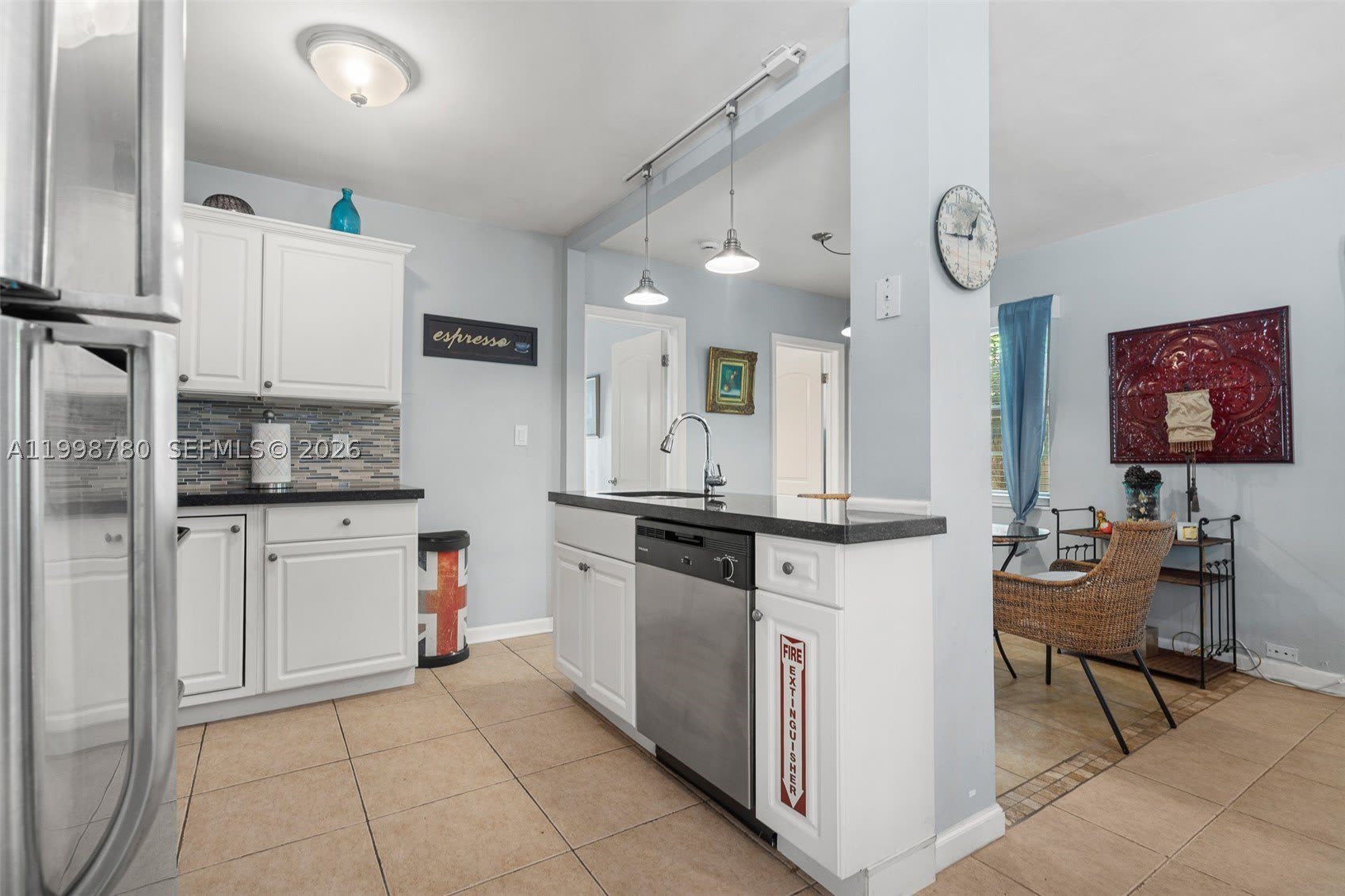 2033 NE 33rd Ave – photo 5