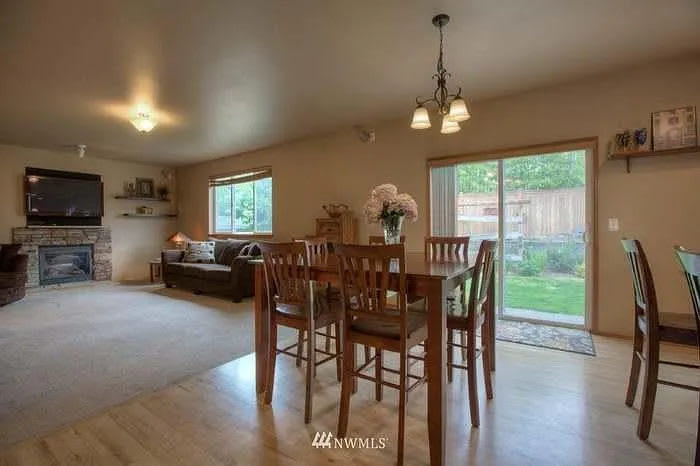 2508 Blaine Avenue Northeast – photo 2