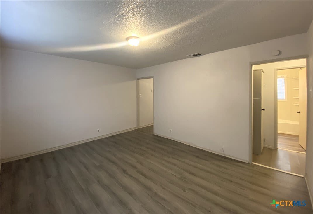 902 S 4th Street – photo 3
