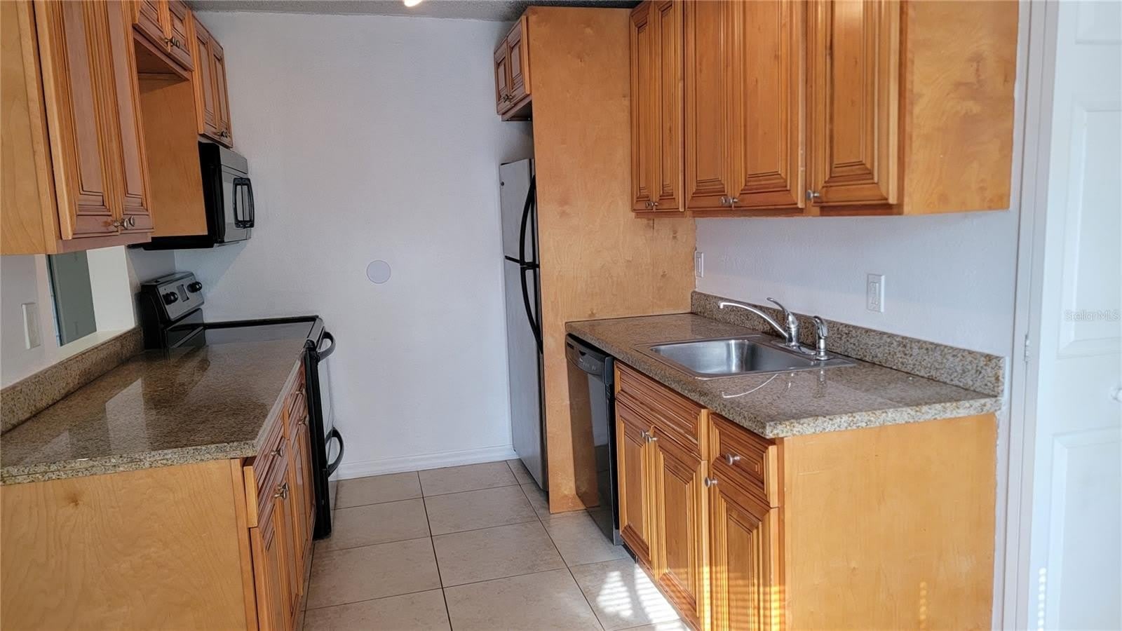4023 VERSAILLES Drive – photo 5