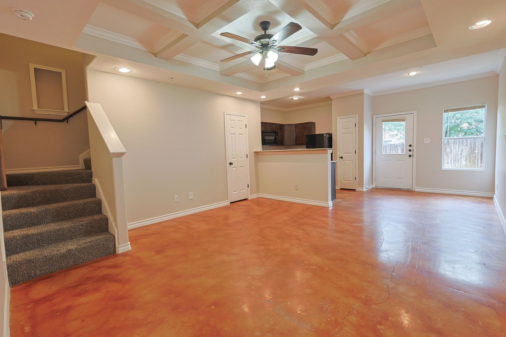 3 Bed 2.5 Townhome near Bandera & I-410 – photo 3