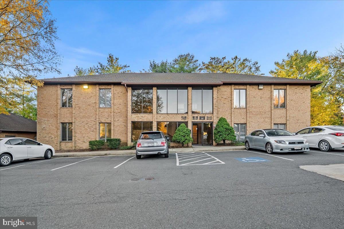 10690 CRESTWOOD Drive – photo 1
